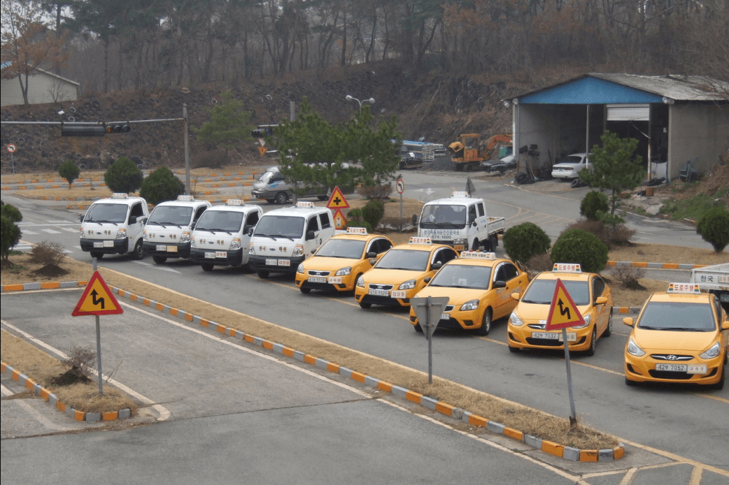 한국자동차운전전문학원 사진 1