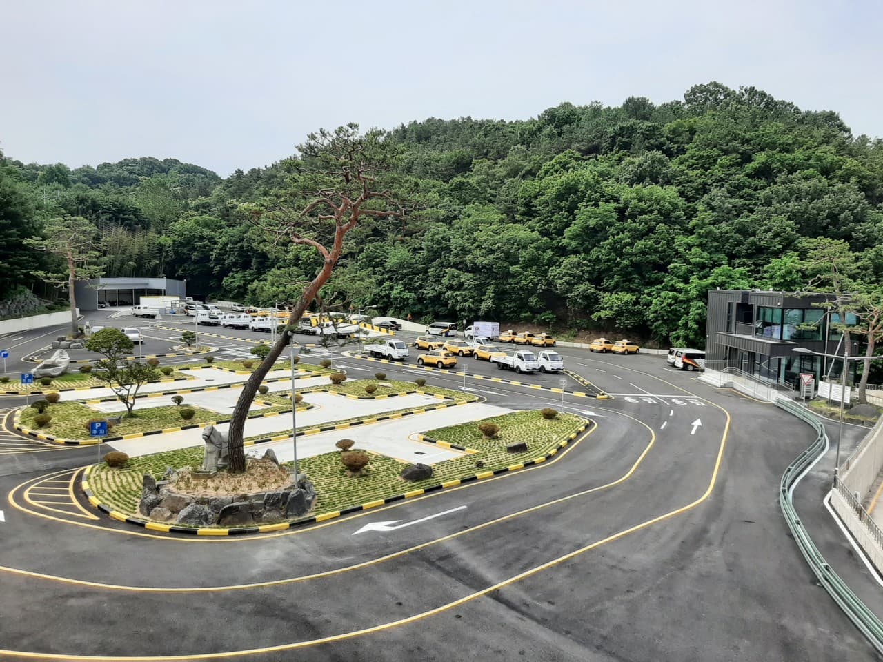 향우자동차운전전문학원 사진 1