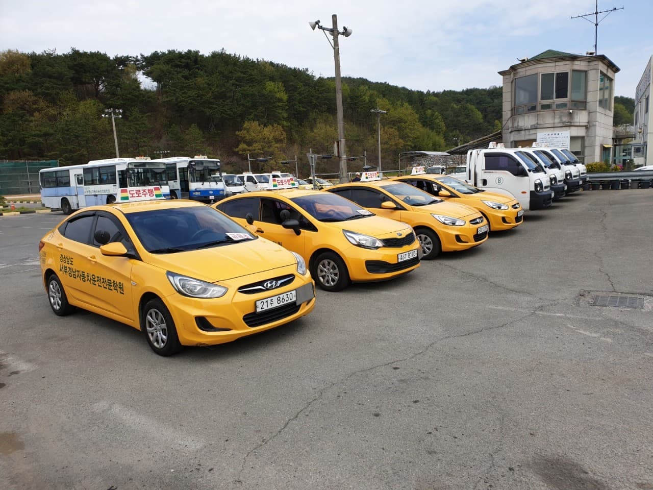 서부경남자동차운전전문학원 사진 1